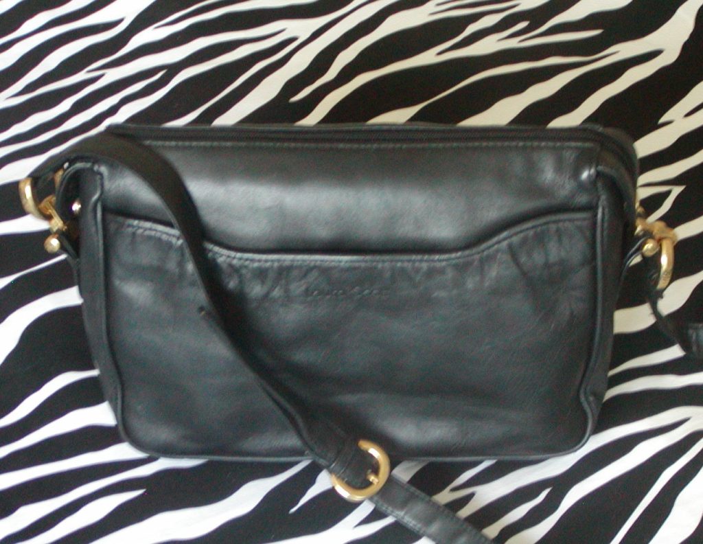 VintageBlackLauraScottLeatherShoulderBag3