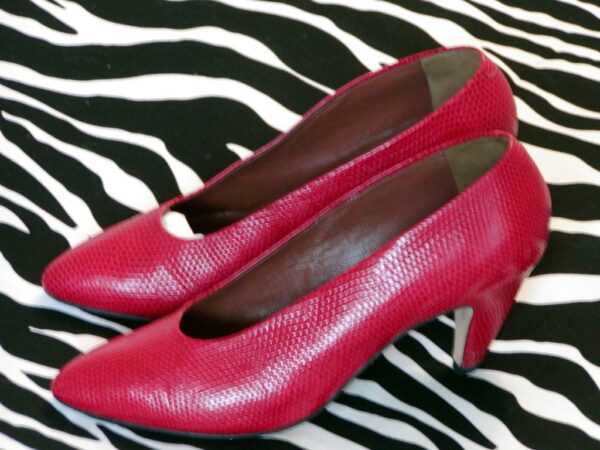Conservative Red Pumps Made In Italy