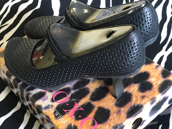 Vintage Xoxo Black Mary Jane Shoes With Kitten Heels Size 9.5